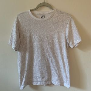 Uniglo graphic t shirt